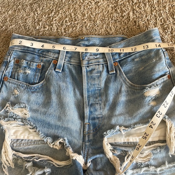 Levi’s premium 50 women’s distressed blue Jean shorts size 25 - Picture 6 of 7